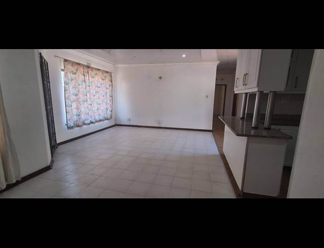 3 BEDROOM SIMPLEX FOR SALE IN SANDFIELD